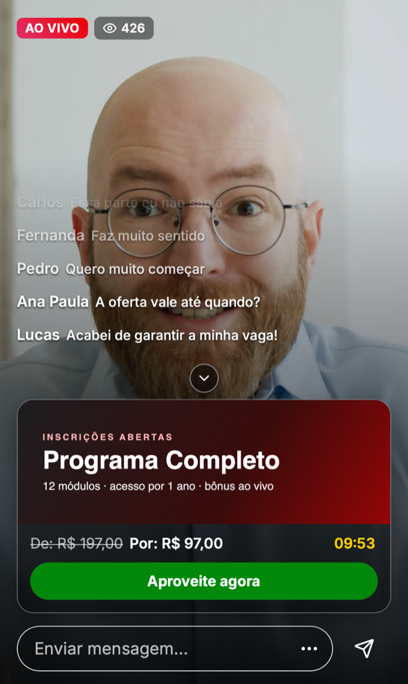 Sala Live no celular com o cartão de oferta acima do campo de mensagem